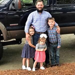 Meet your Posher, Dustin